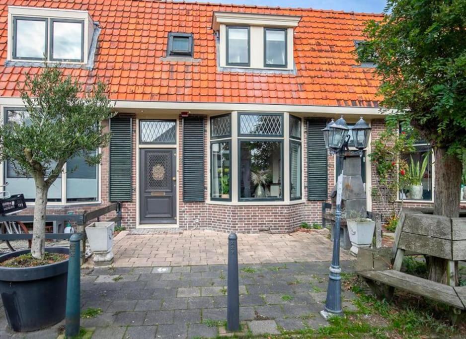 Een Heerlijke Woning Op Loopafstand Van Centrum! Λεουβάρντεν Εξωτερικό φωτογραφία