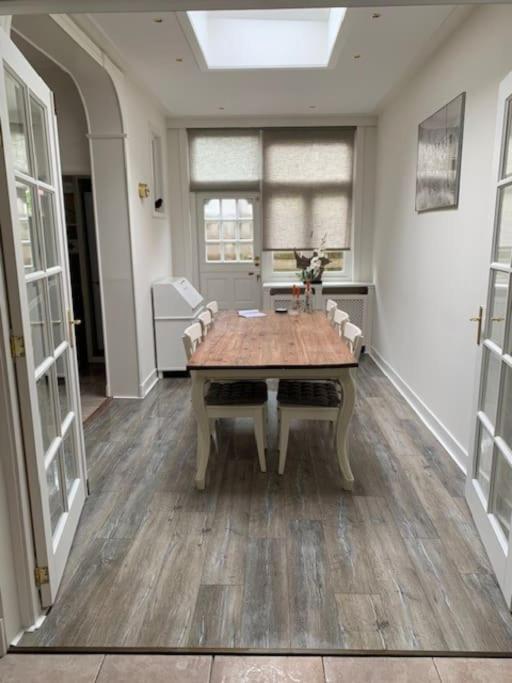 Een Heerlijke Woning Op Loopafstand Van Centrum! Λεουβάρντεν Εξωτερικό φωτογραφία